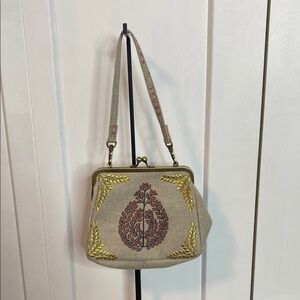 iYura | Cotton Embroidered Beige Handbag - Snap Closure - Crossbody conversion
